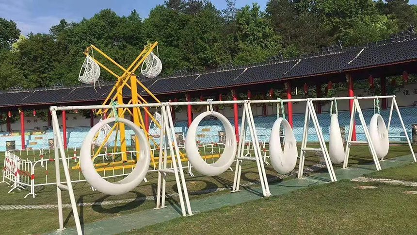 網(wǎng)紅發(fā)光秋千游樂設備